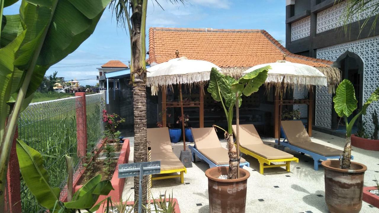 Sunflower Stay And Surf Denpasar Esterno foto